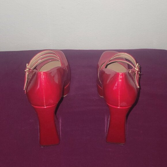 This is a Jessica Simpson Darena patent Mary Jane platform pump in richest Red - Picture 6 of 8